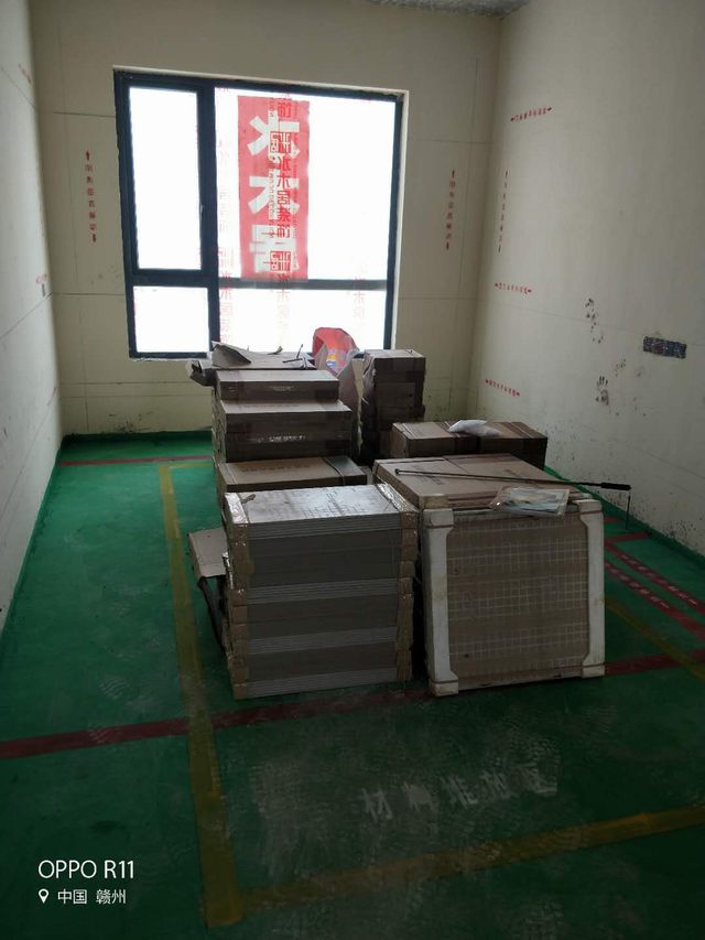 4做地坪漆后并做标识线材料堆放区域，让工地施工更有序.jpg